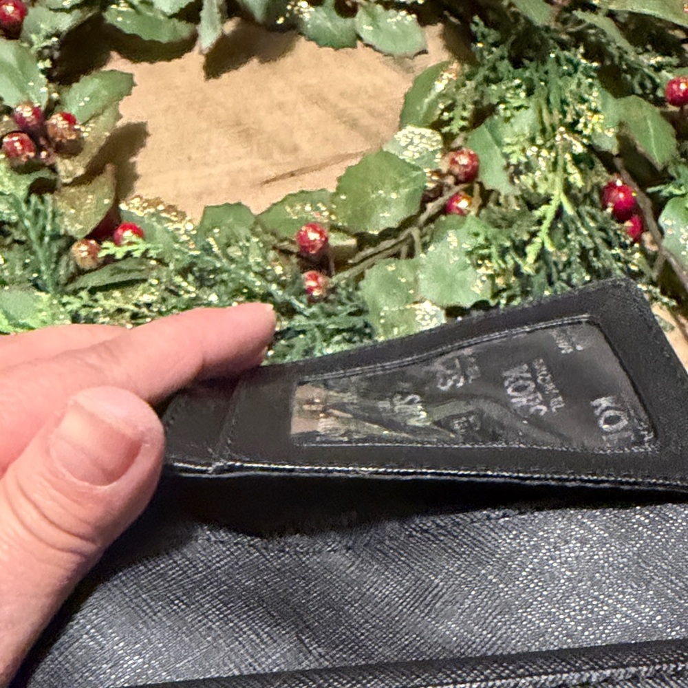 Michael Kors Elegant Black Crossbody Bag and Wallet - Picture 12 of 13
